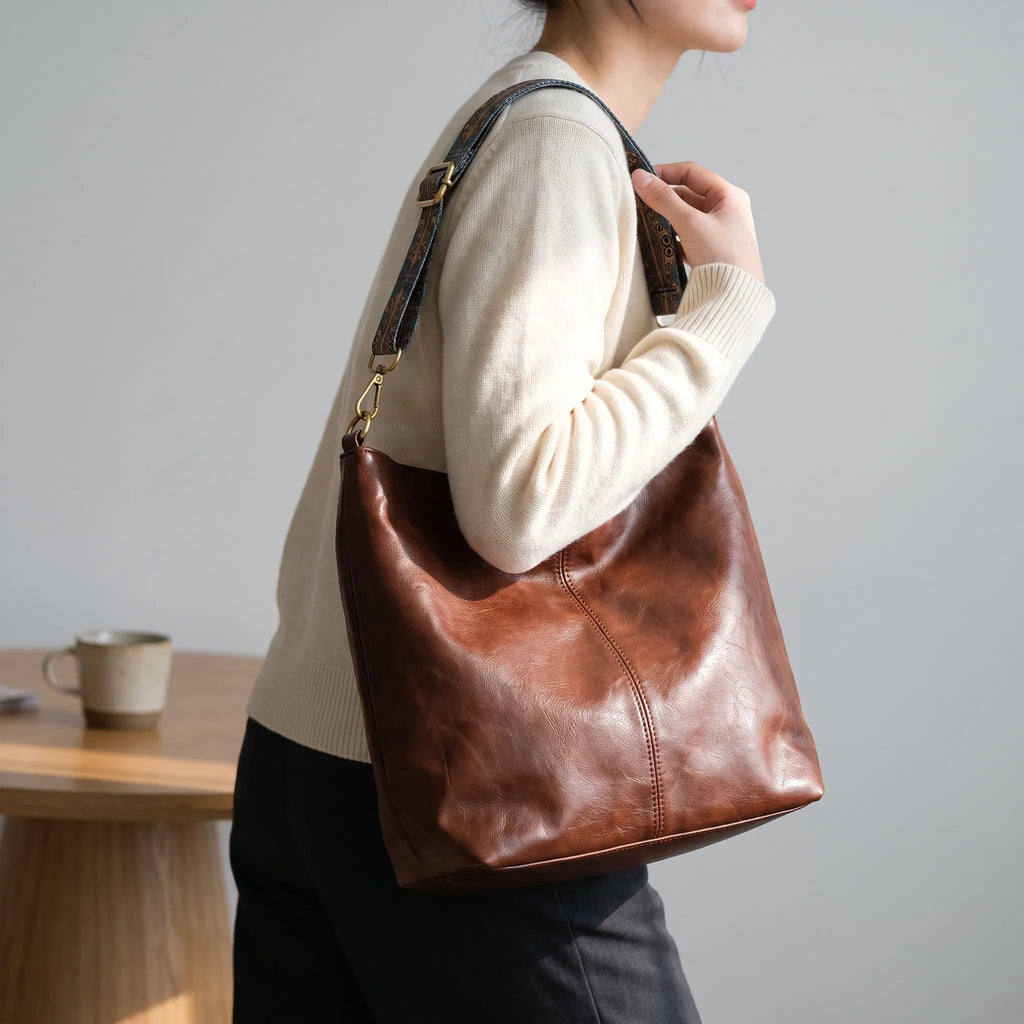 Vayda | Soft Structured Hobo Shoulder Bag